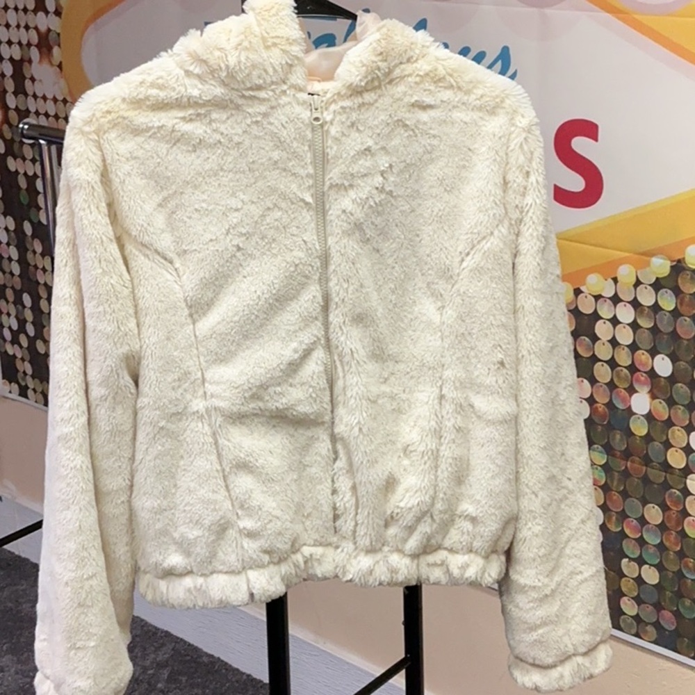 Warm Beige Teddy Jacket with Plush Texture and Relaxed Fit